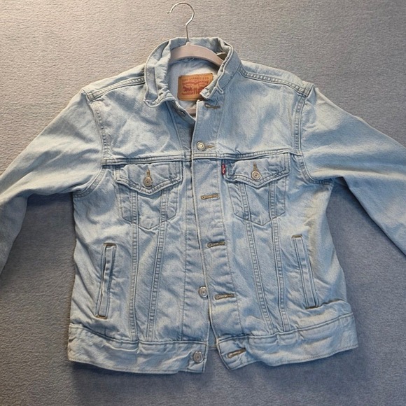 Levi's Jackets & Blazers - Levis Womens Light Wash Denim Trucker‎ Jacket WaterLess Blue Size S